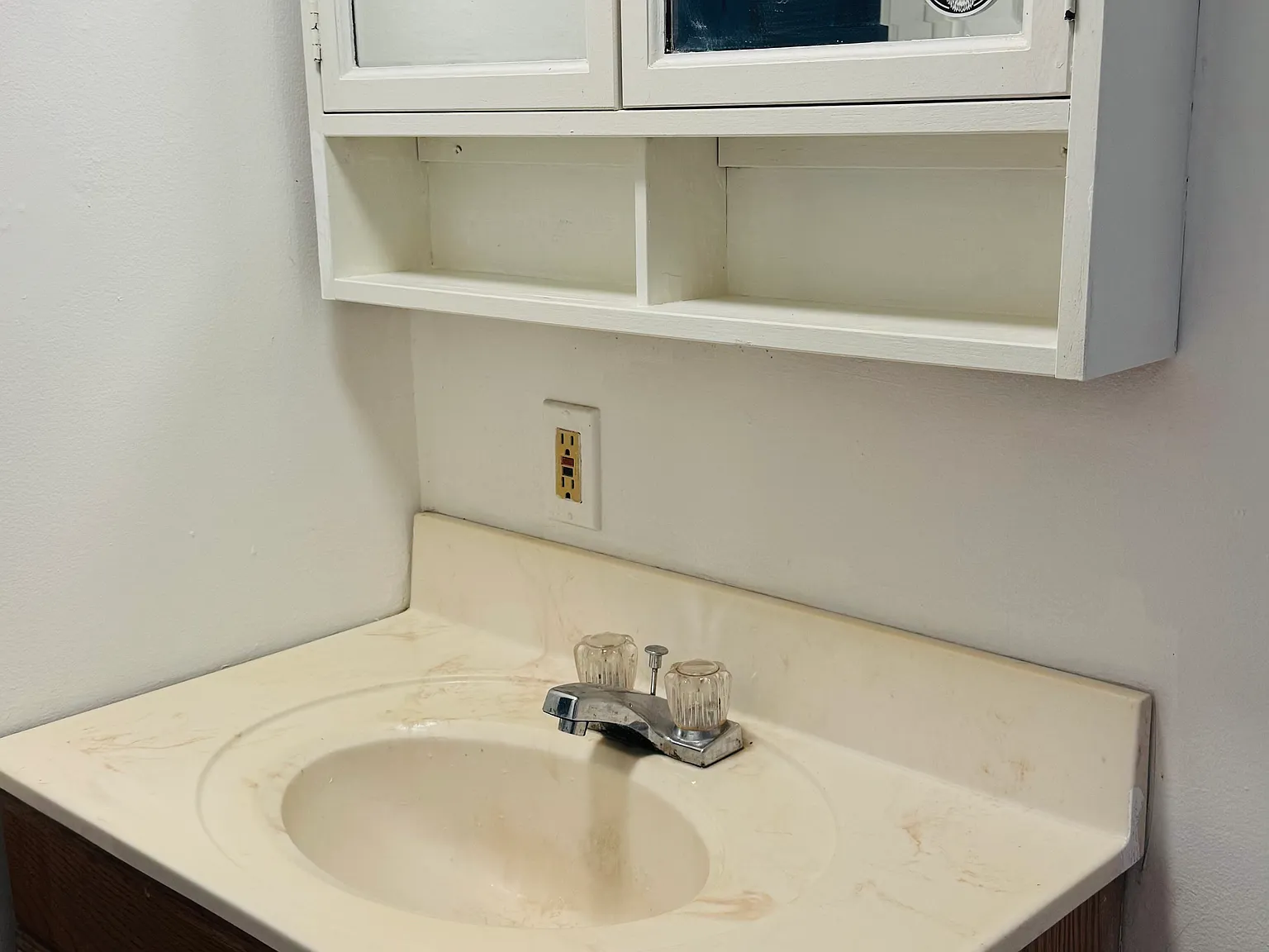 2 bed, 750 sqft, $900 — Photo 3