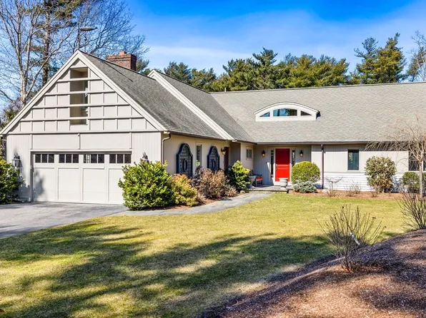2 Windsor Ln, Marshfield, MA 02050