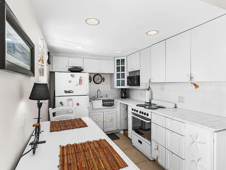 3500 S Ocean Blvd — Photo 16