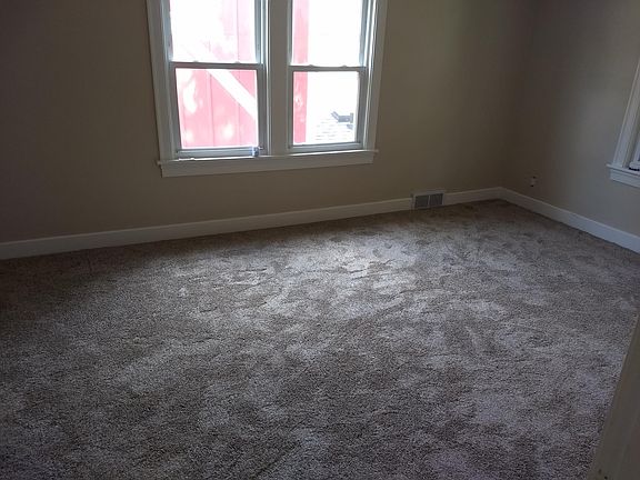 Very large bedroom!! 