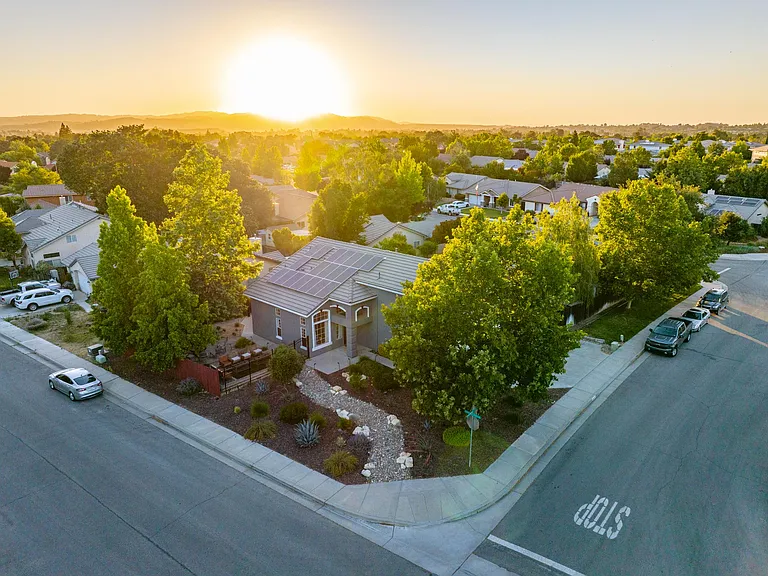 837 Sycamore Canyon Rd — Photo 31