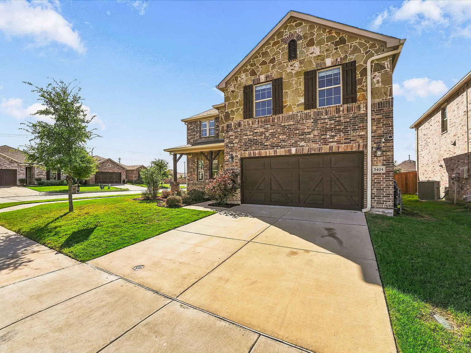 4 bed, 2577 sqft, $3,500 — Photo 4