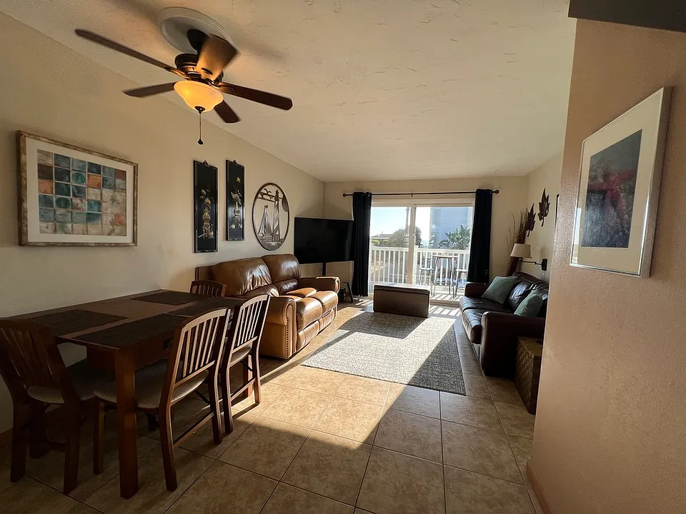 1111 Seacoast Dr #17