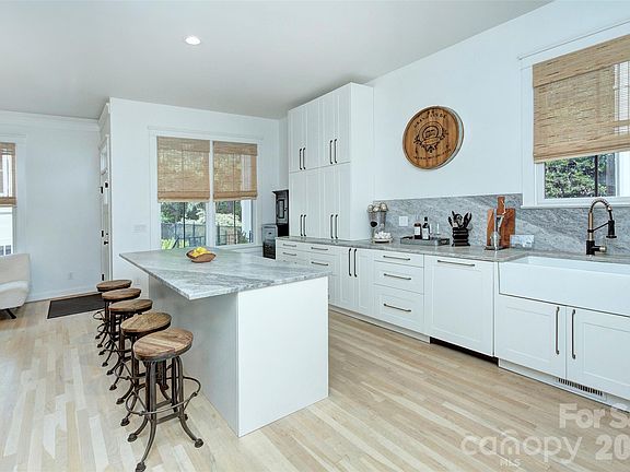 4th image of 2561 Lower Assembly Dr