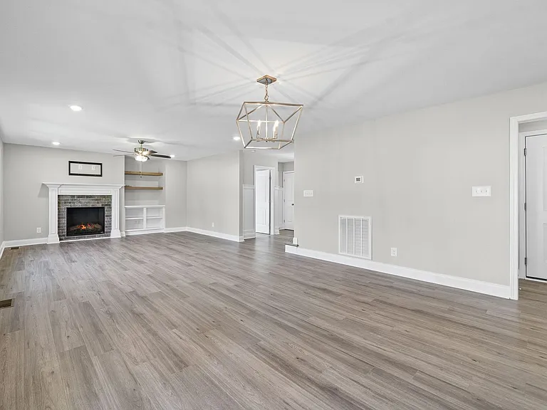 528 Macy Lynn Dr — Photo 10