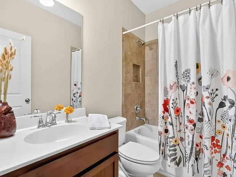 7205 Lowery Oak Dr — Photo 34