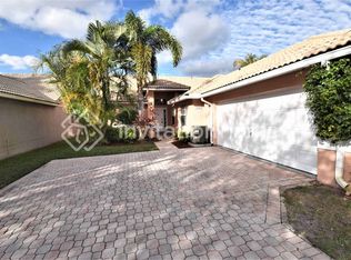 5242 Grande Palm Cir, Delray Beach, FL 33484