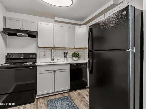 Mitchell s Park Apartments