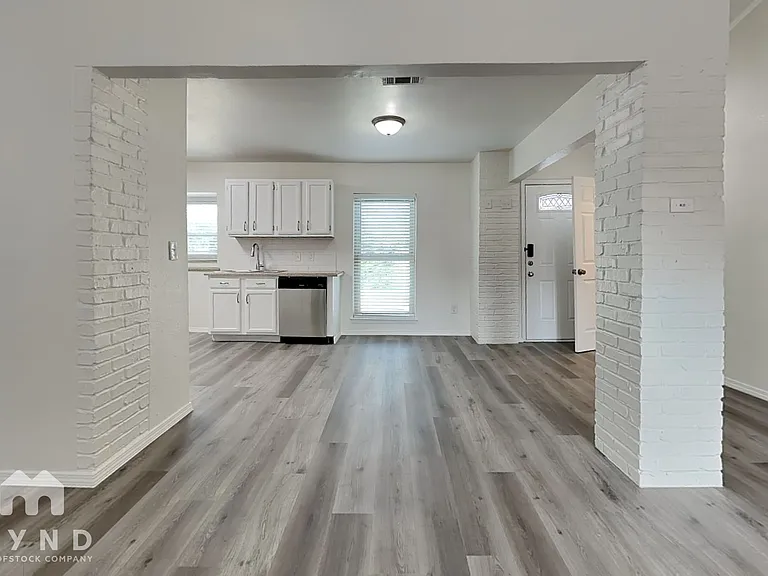 105 Ripplewood Dr — Photo 10