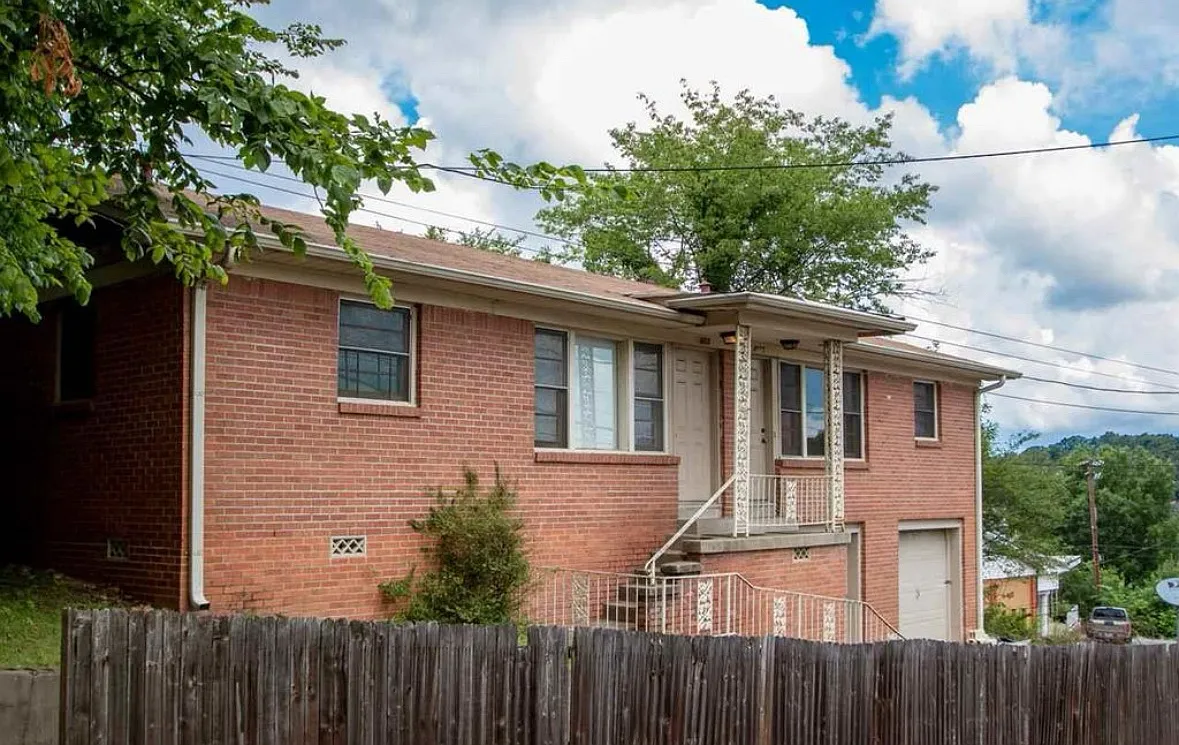 2 bed, 945 sqft, $850 — Photo 1