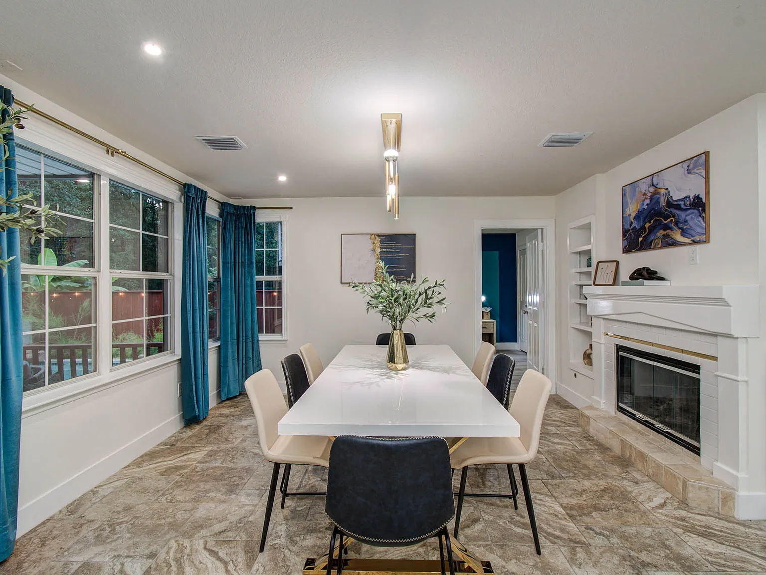 5 bed, 2676 sqft, $10,750 — Photo 4
