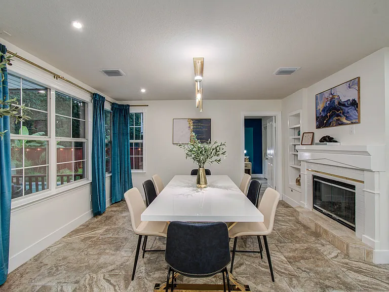 35 Alden Glen Dr — Photo 4