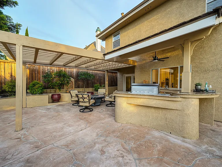 150 Tomlinson Dr — Photo 13