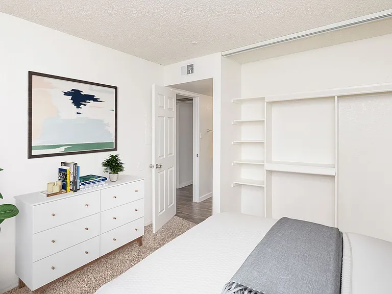 Tesoro Apartments — Photo 66