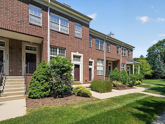 2nd image of 1901 Lindsay Ln #71