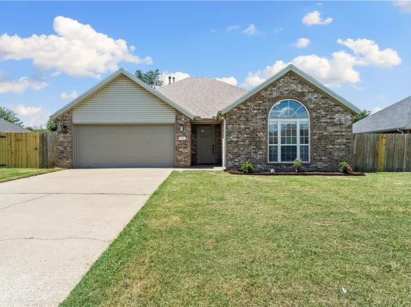 702 Topaz St, Lowell, AR 72745