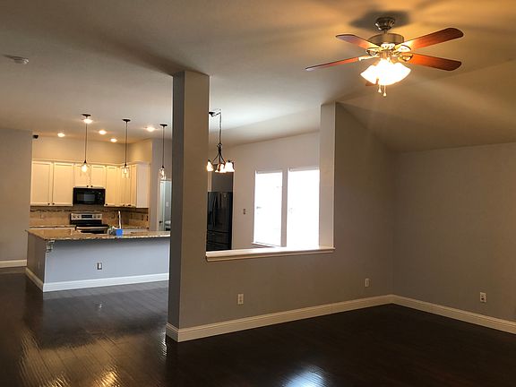 4th image of 2737 Laurel Oak Dr