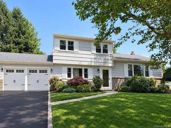 4 Adrienne Drive, Old Bethpage, NY 11804