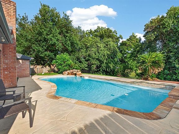 4th image of 3931 Pleasant Valley Dr