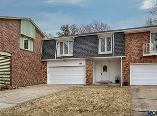 4304 Waterbury Ln, Lincoln, NE 68516