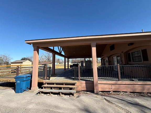 3rd image of 601 Mitchell Rd