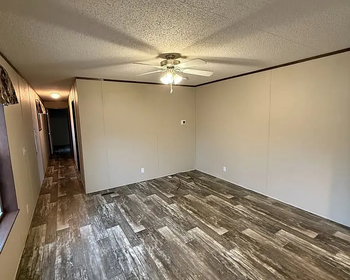 750 S Walker St — Photo 5