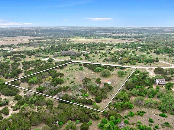 3rd image of 107 Estates Dr