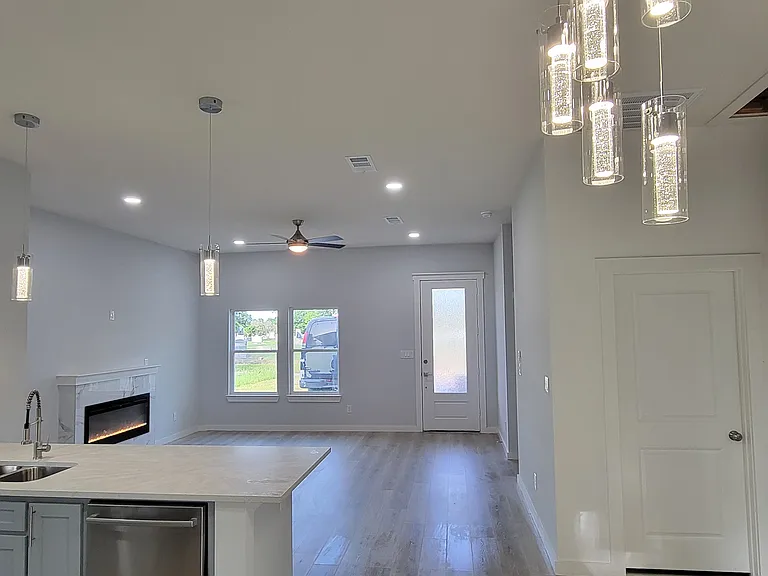 3214 Travis St — Photo 8
