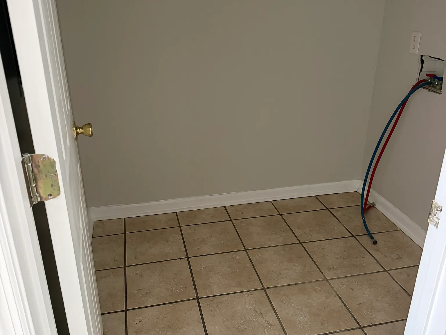 2 bed, 1100 sqft, $925 — Photo 4