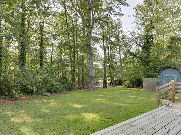 5th image of 613 Lynn Shores Dr