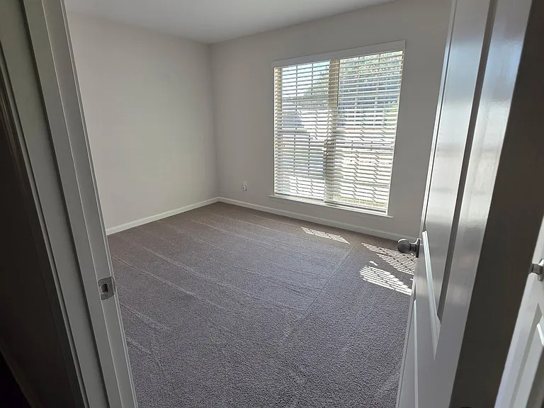 745 Park Ln — Photo 16