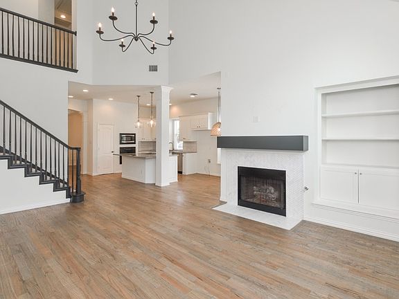 3rd image of 12018 Lante Cir