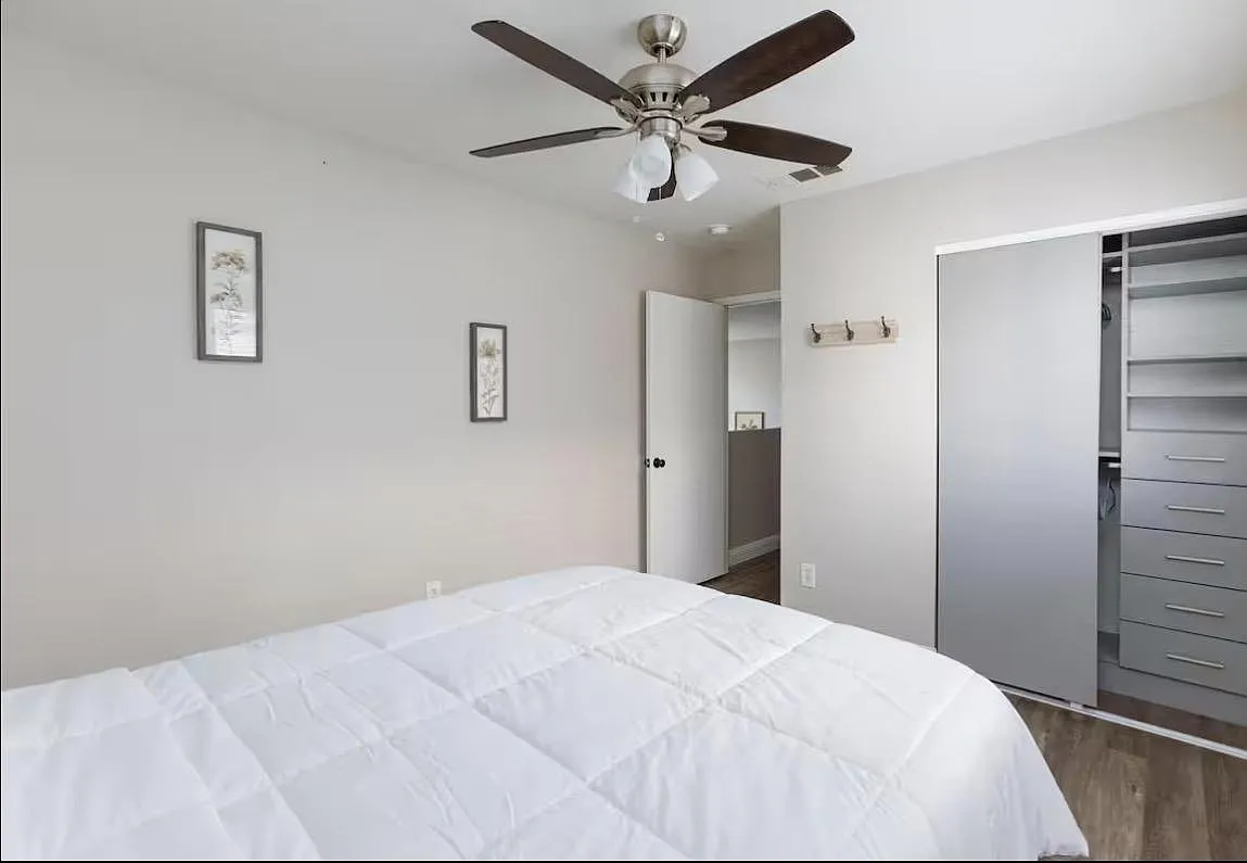 4 bed, 3.0 bath, 1596 sqft, $910 — Photo 3