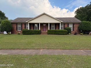 30 Jamestown Dr, Jackson, TN 38305