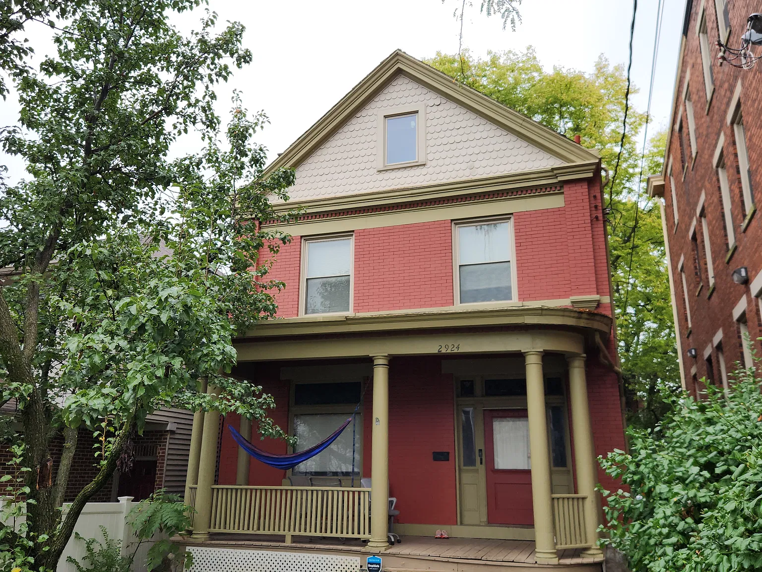 6 bed, 1698 sqft, $4,350 — Photo 1