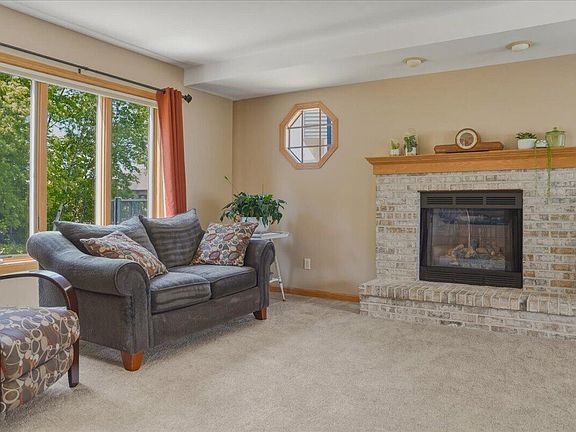 5th image of 8125 Doe Glen COURT