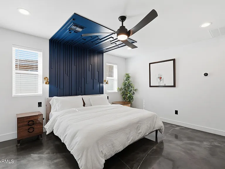 2812 N 71st Pl — Photo 30