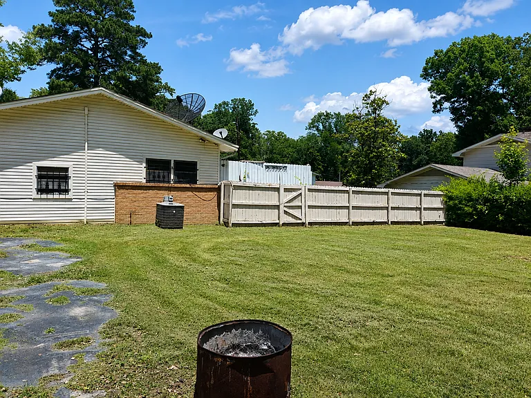 800 W 34th Ave — Photo 21