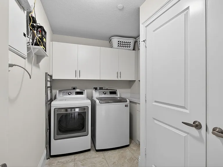 834 Bay Colony Dr S — Photo 34