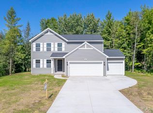 627 Oak Lawn Dr, Hancock, MI 49930