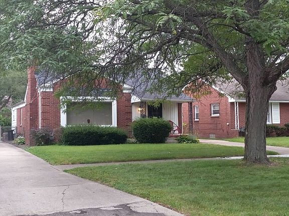 3rd image of 17560 Grandville Ave