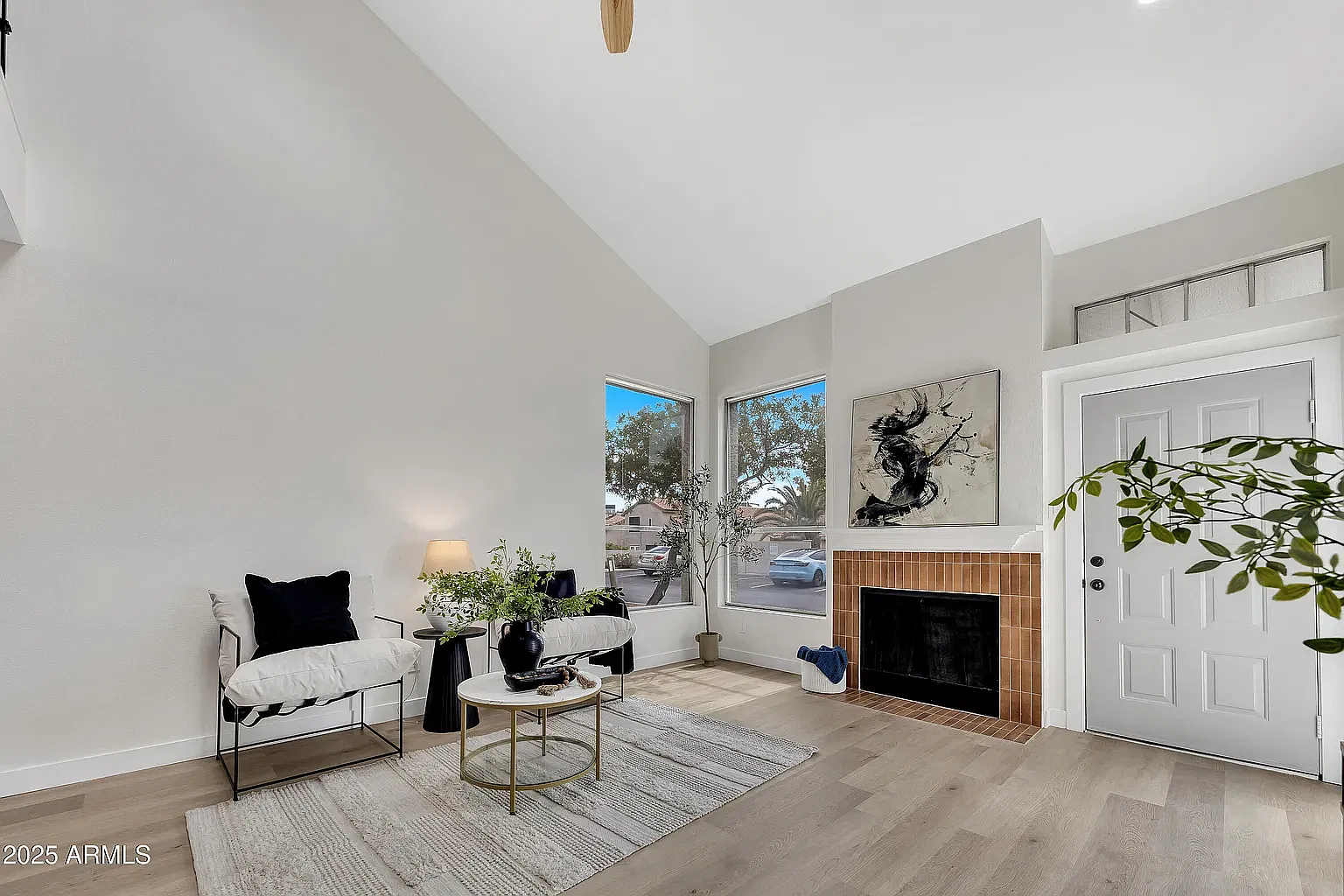 3 bed, 1330 sqft, $2,200 — Photo 3