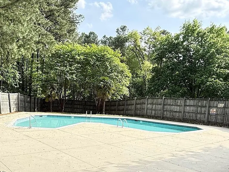 Sedgewood Dr — Photo 9