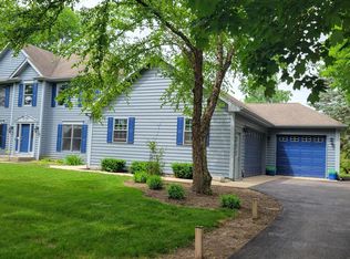 4001 Acacia Dr, Crystal Lake, IL 60012