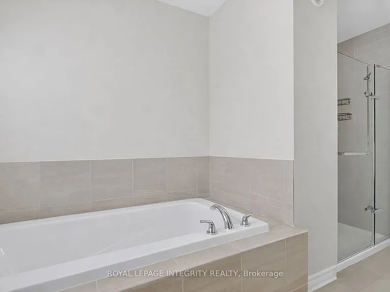 165 Angelonia Cres — Photo 15