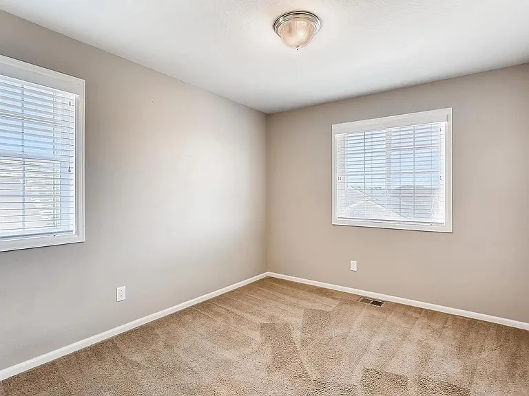 4318 N Meadows Dr — Photo 10