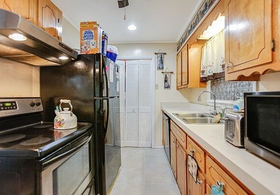 5th image of 308 Ellen Dr