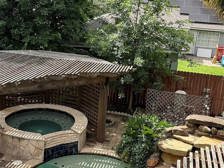 1710 Castlerock Dr — Photo 22