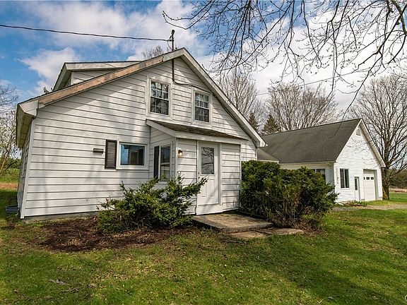 3rd image of 434 McKoons Rd