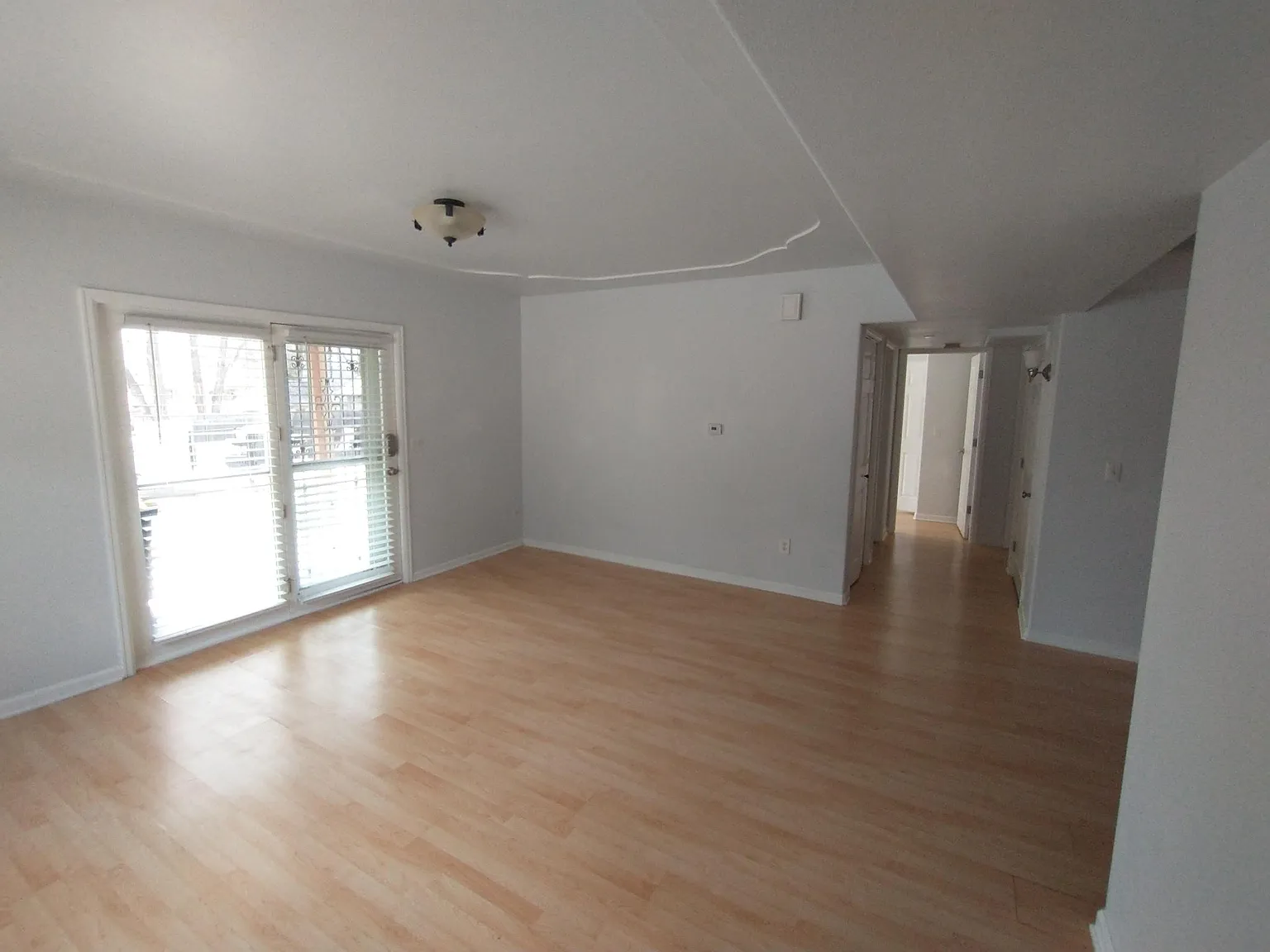 2 bed, 1000 sqft, $1,700 — Photo 3